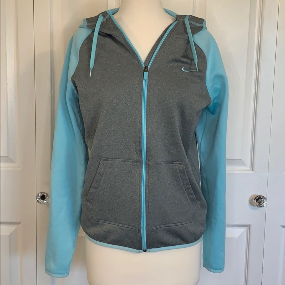 Nike long sleeve therma-fit hoodie size S